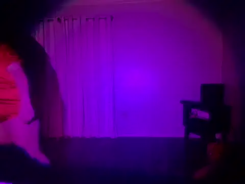 Snapshot of Milfshakecafe chatting on 12/07/24, 05:15 Milfshakecafe online show from 12/07/24, 05:15