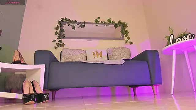 thais dreams online show from 02/20/25, 12:36