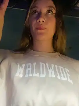 Snapshot of MaryDeniro chatting on 03/15/25, 03:51 MaryDeniro online show from 03/15/25, 03:51
