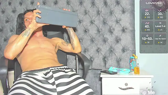 Snapshot of marcus_smithh chatting on 12/12/24, 07:19 marcus smithh online show from 12/12/24, 07:19