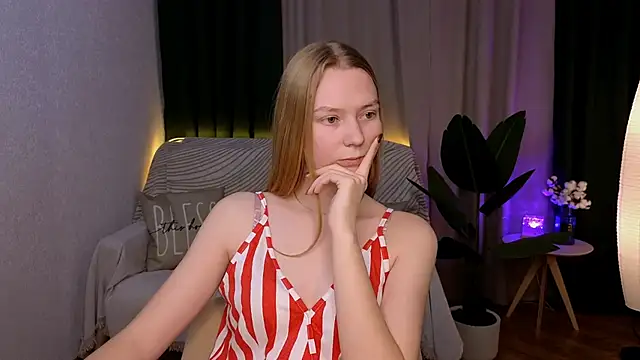 Snapshot of CarolynCohen__ chatting on 12/03/24, 05:09 CarolynCohen online show from 12/03/24, 05:09