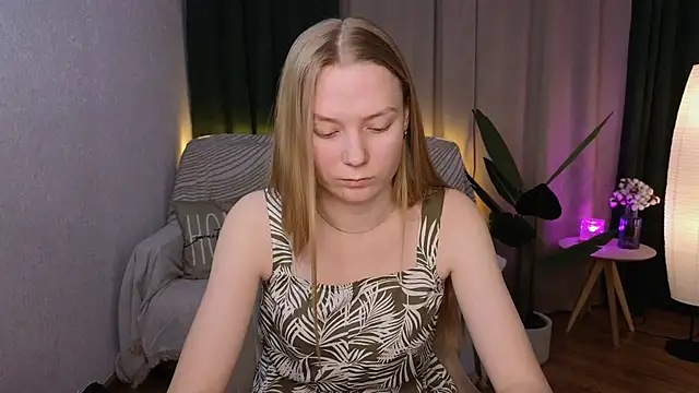 Snapshot of CarolynCohen__ chatting on 02/17/25, 02:20 CarolynCohen online show from 02/17/25, 02:20