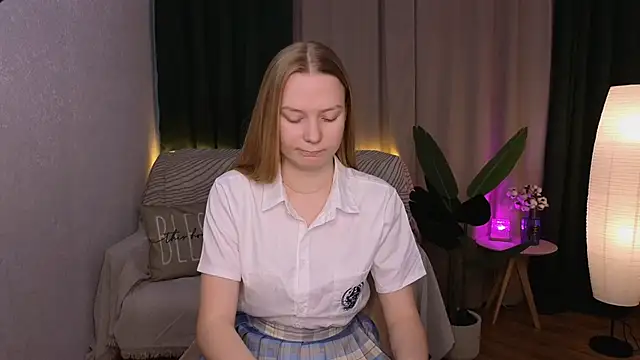 Snapshot of CarolynCohen__ chatting on 02/27/25, 02:10 CarolynCohen online show from 02/27/25, 02:10