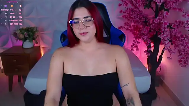 lizowenn  online show from 10/29/25, 07:26