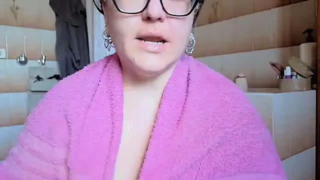 Snapshot of peachgirlmartyna chatting on 05/27/26, 01:30 peachgirlmartyna online show from 05/27/26, 01:30