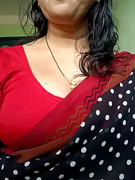 Snapshot of Rosy-B chatting on 12/17/24, 09:50 Rosy-B online show from 12/17/24, 09:50