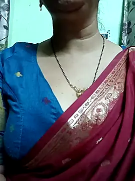 Snapshot of Rosy-B chatting on 12/20/24, 12:41 Rosy-B online show from 12/20/24, 12:41