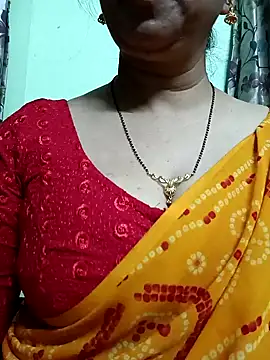 Snapshot of Rosy-B chatting on 12/23/24, 06:16 Rosy-B online show from 12/23/24, 06:16