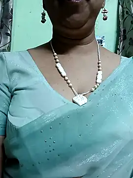 Snapshot of Rosy-B chatting on 12/26/24, 12:36 Rosy-B online show from 12/26/24, 12:36