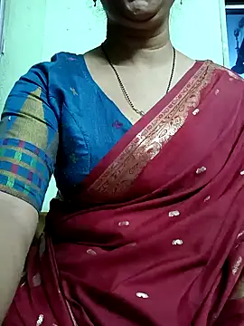 Snapshot of Rosy-B chatting on 12/26/24, 06:12 Rosy-B online show from 12/26/24, 06:12