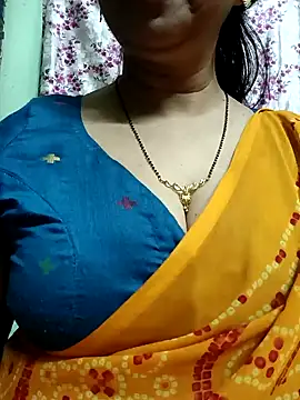 Snapshot of Rosy-B chatting on 12/31/24, 09:50 Rosy-B online show from 12/31/24, 09:50