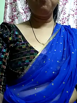 Snapshot of Rosy-B chatting on 01/04/25, 05:37 Rosy-B online show from 01/04/25, 05:37