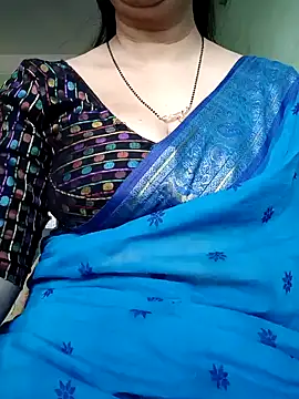 Snapshot of Rosy-B chatting on 01/06/25, 09:52 Rosy-B online show from 01/06/25, 09:52