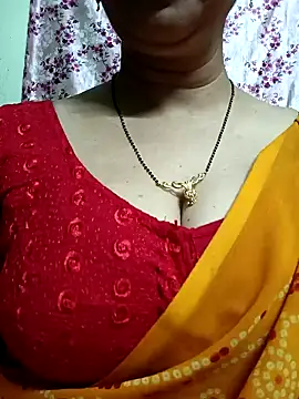 Snapshot of Rosy-B chatting on 01/08/25, 01:00 Rosy-B online show from 01/08/25, 01:00