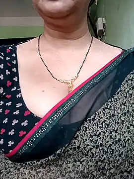 Snapshot of Rosy-B chatting on 01/09/25, 09:59 Rosy-B online show from 01/09/25, 09:59