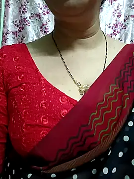 Snapshot of Rosy-B chatting on 01/10/25, 12:49 Rosy-B online show from 01/10/25, 12:49