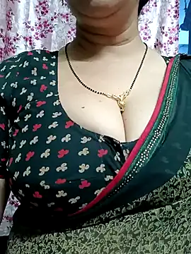 Snapshot of Rosy-B chatting on 01/10/25, 05:34 Rosy-B online show from 01/10/25, 05:34