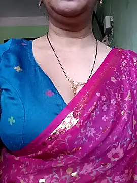 Snapshot of Rosy-B chatting on 01/11/25, 09:57 Rosy-B online show from 01/11/25, 09:57