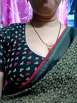 Snapshot of Rosy-B chatting on 01/15/25, 05:58 Rosy-B online show from 01/15/25, 05:58