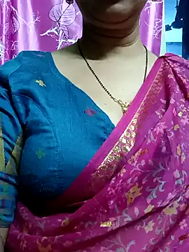 Snapshot of Rosy-B chatting on 01/19/25, 06:43 Rosy-B online show from 01/19/25, 06:43