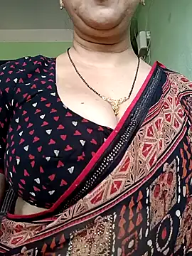 Snapshot of Rosy-B chatting on 01/21/25, 10:08 Rosy-B online show from 01/21/25, 10:08