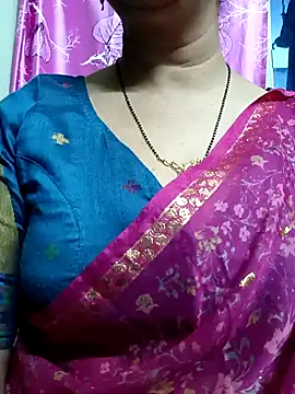 Snapshot of Rosy-B chatting on 01/27/25, 06:09 Rosy-B online show from 01/27/25, 06:09