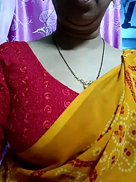 Snapshot of Rosy-B chatting on 01/29/25, 12:22 Rosy-B online show from 01/29/25, 12:22