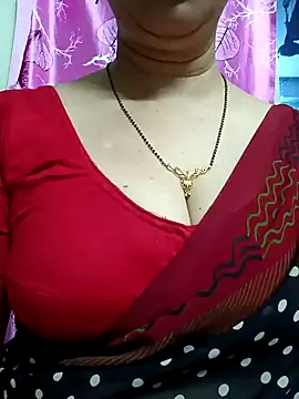 Snapshot of Rosy-B chatting on 01/30/25, 12:39 Rosy-B online show from 01/30/25, 12:39