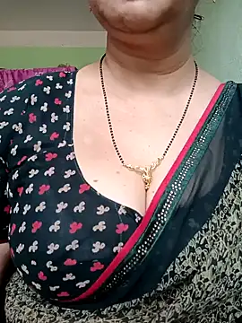 Snapshot of Rosy-B chatting on 02/01/25, 09:54 Rosy-B online show from 02/01/25, 09:54