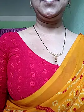 Snapshot of Rosy-B chatting on 02/17/25, 06:53 Rosy-B online show from 02/17/25, 06:53