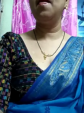 Snapshot of Rosy-B chatting on 02/20/25, 12:30 Rosy-B online show from 02/20/25, 12:30