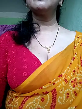 Snapshot of Rosy-B chatting on 02/22/25, 10:18 Rosy-B online show from 02/22/25, 10:18