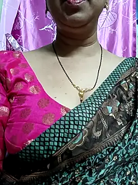 Snapshot of Rosy-B chatting on 02/24/25, 06:04 Rosy-B online show from 02/24/25, 06:04