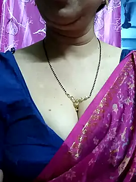 Snapshot of Rosy-B chatting on 02/26/25, 05:39 Rosy-B online show from 02/26/25, 05:39