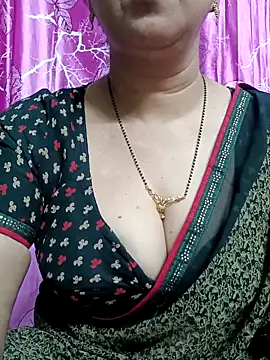 Snapshot of Rosy-B chatting on 03/01/25, 05:27 Rosy-B online show from 03/01/25, 05:27