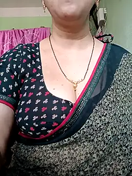 Snapshot of Rosy-B chatting on 03/02/25, 09:31 Rosy-B online show from 03/02/25, 09:31