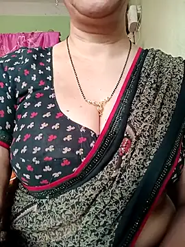 Snapshot of Rosy-B chatting on 03/07/25, 01:09 Rosy-B online show from 03/07/25, 01:09