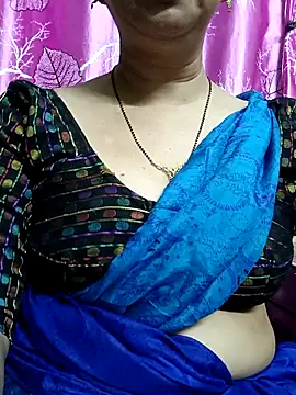 Snapshot of Rosy-B chatting on 03/07/25, 09:48 Rosy-B online show from 03/07/25, 09:48