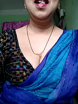 Snapshot of Rosy-B chatting on 03/18/25, 12:49 Rosy-B online show from 03/18/25, 12:49