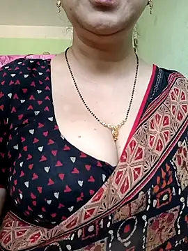 Snapshot of Rosy-B chatting on 03/18/25, 09:42 Rosy-B online show from 03/18/25, 09:42