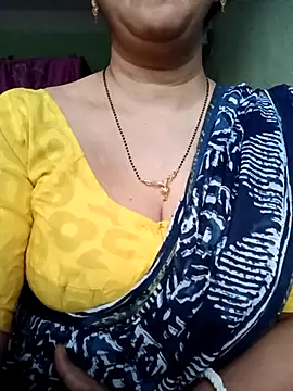 Snapshot of Rosy-B chatting on 03/22/25, 12:39 Rosy-B online show from 03/22/25, 12:39