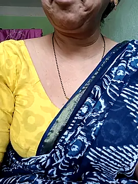 Snapshot of Rosy-B chatting on 03/22/25, 09:45 Rosy-B online show from 03/22/25, 09:45