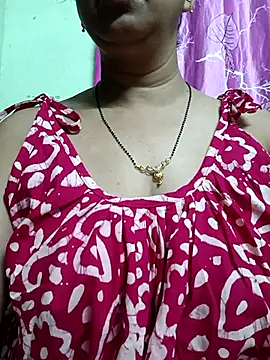 Snapshot of Rosy-B chatting on 09/11/25, 09:15 Rosy-B online show from 09/11/25, 09:15