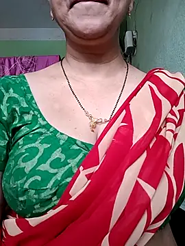 Snapshot of Rosy-B chatting on 09/13/25, 09:31 Rosy-B online show from 09/13/25, 09:31