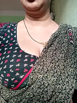 Snapshot of Rosy-B chatting on 09/27/25, 12:26 Rosy-B online show from 09/27/25, 12:26