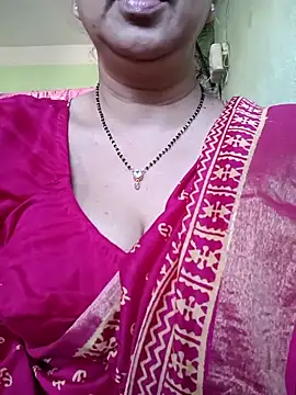 Snapshot of Rosy-B chatting on 09/29/25, 09:58 Rosy-B online show from 09/29/25, 09:58