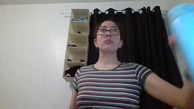 LorenaAnderson online show from 02/12/25, 10:26