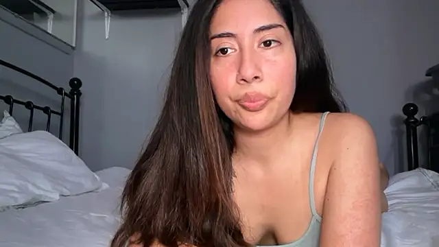Snapshot of LorenaAnderson chatting on 05/24/26, 11:37 LorenaAnderson online show from 05/24/26, 11:37