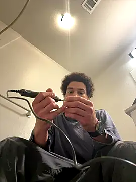 Snapshot of Clearlytothepoint420 chatting on 12/04/24, 05:38 Clearlytothepoint420 online show from 12/04/24, 05:38