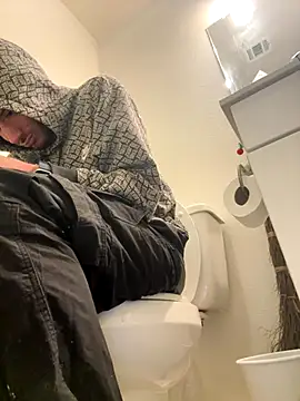 Snapshot of Clearlytothepoint420 chatting on 12/04/24, 09:40 Clearlytothepoint420 online show from 12/04/24, 09:40